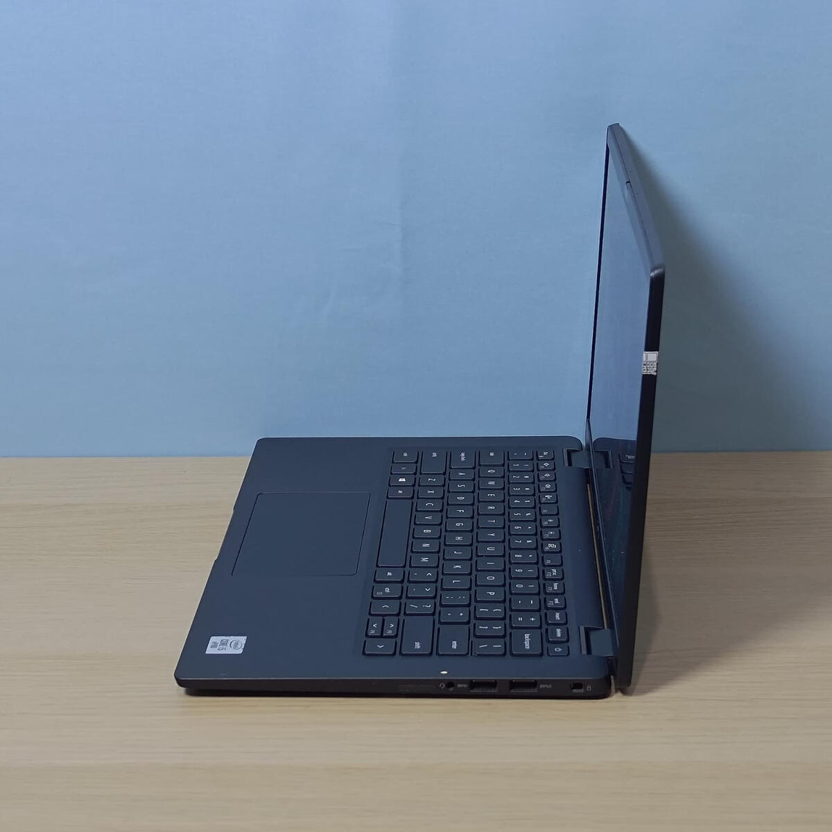 Dell Latitude 7410 Samping Kiri Butik Laptop